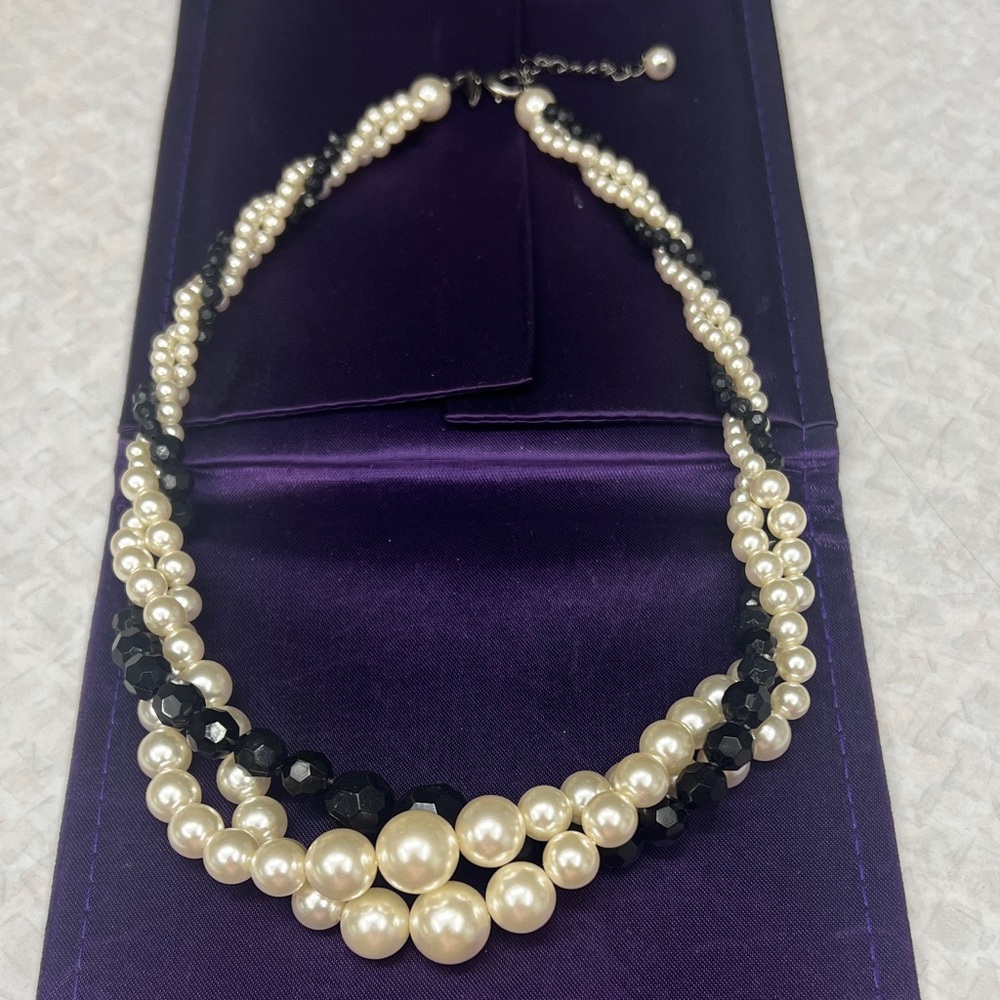 Pearl and Black Bead Necklace 18” imitation pearls